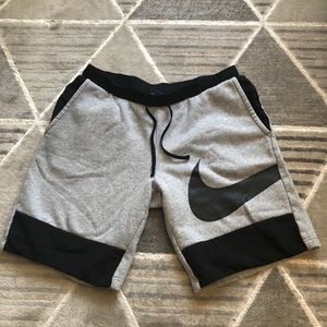 🔥🔥Nike Sweat Shorts🔥🔥